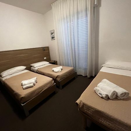 ריצ'יונה Hotel Trieste מראה חיצוני תמונה