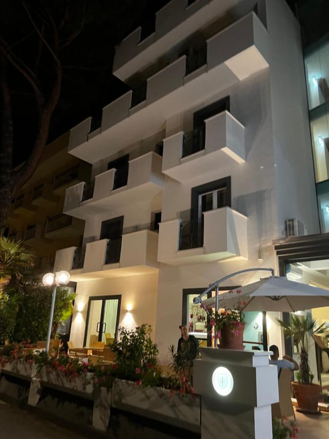 ריצ'יונה Hotel Trieste מראה חיצוני תמונה