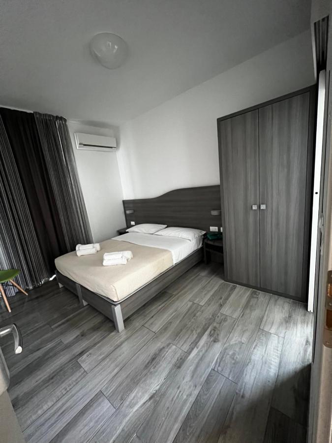 ריצ'יונה Hotel Trieste מראה חיצוני תמונה