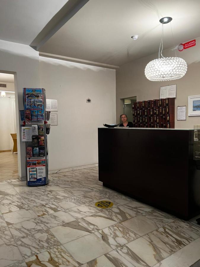 ריצ'יונה Hotel Trieste מראה חיצוני תמונה