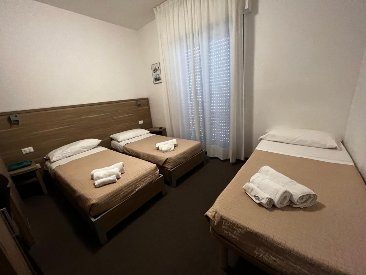 ריצ'יונה Hotel Trieste מראה חיצוני תמונה