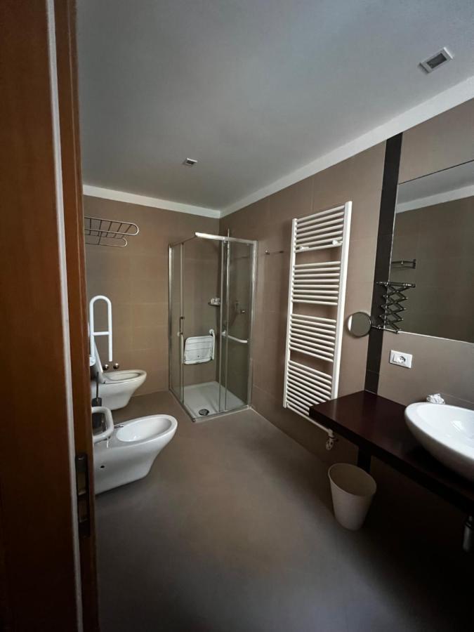ריצ'יונה Hotel Trieste מראה חיצוני תמונה