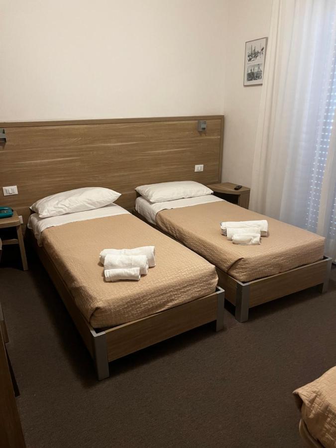 ריצ'יונה Hotel Trieste מראה חיצוני תמונה