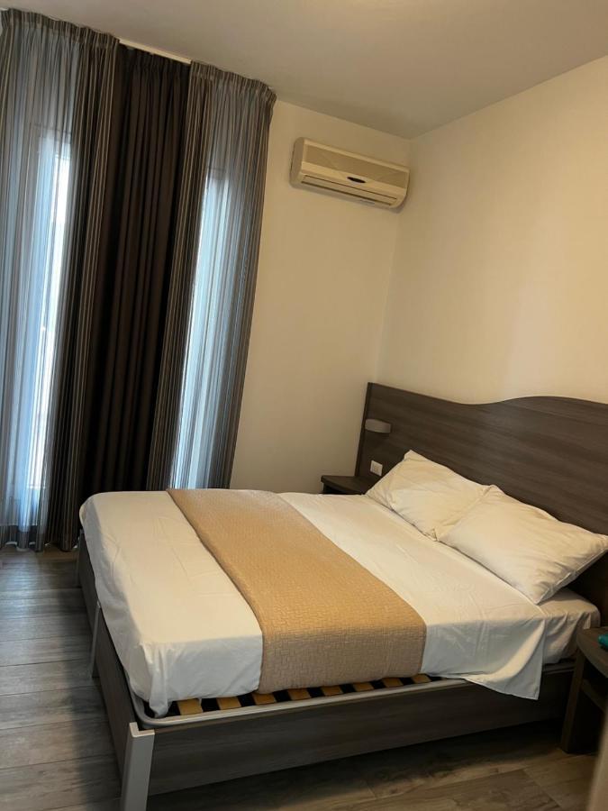 ריצ'יונה Hotel Trieste מראה חיצוני תמונה