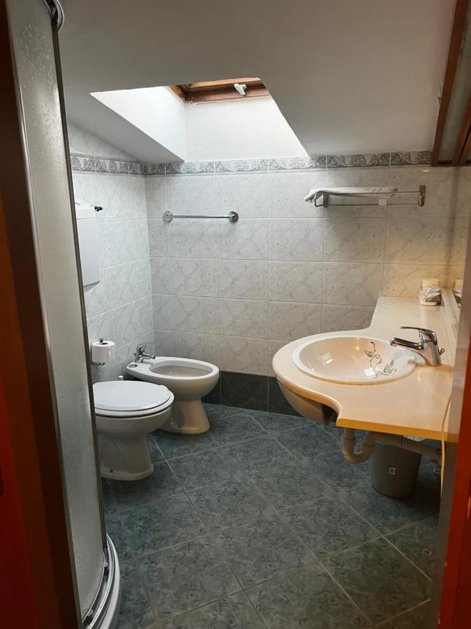 ריצ'יונה Hotel Trieste מראה חיצוני תמונה