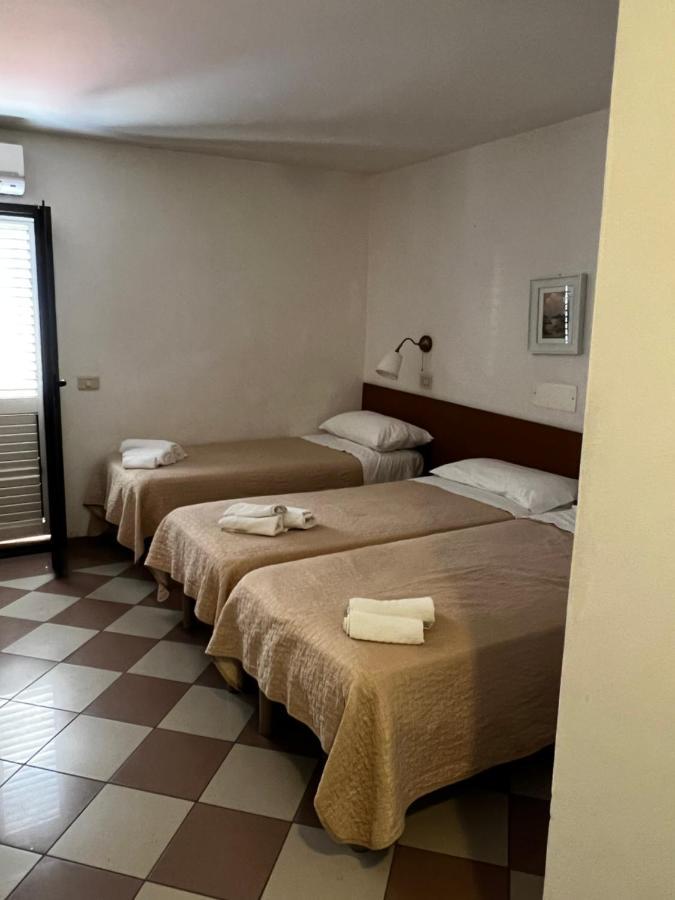 ריצ'יונה Hotel Trieste מראה חיצוני תמונה