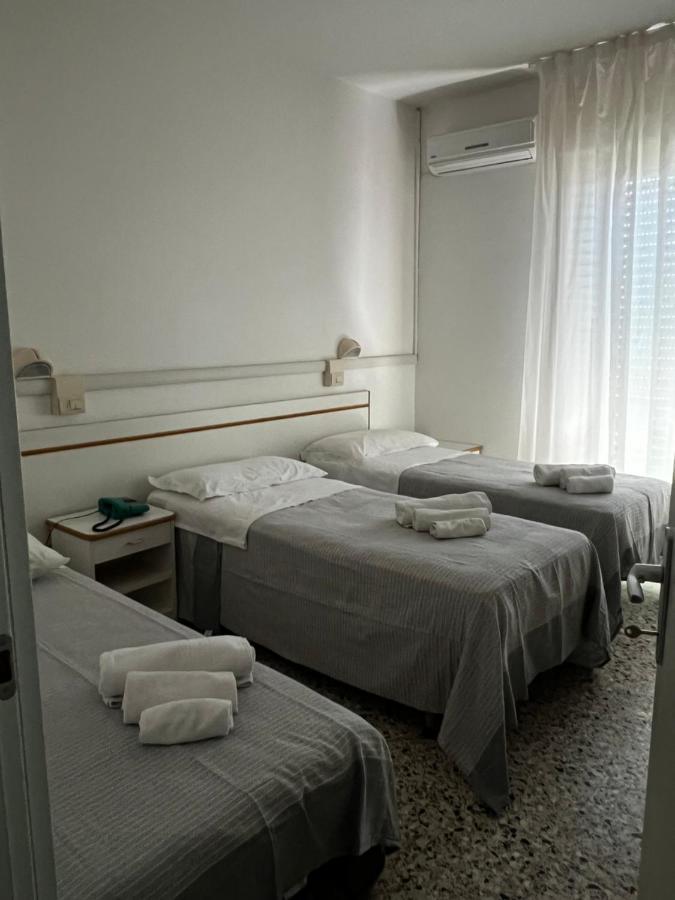 ריצ'יונה Hotel Trieste מראה חיצוני תמונה
